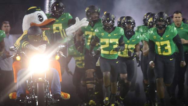 Oregon Duck Arizona Tunnel